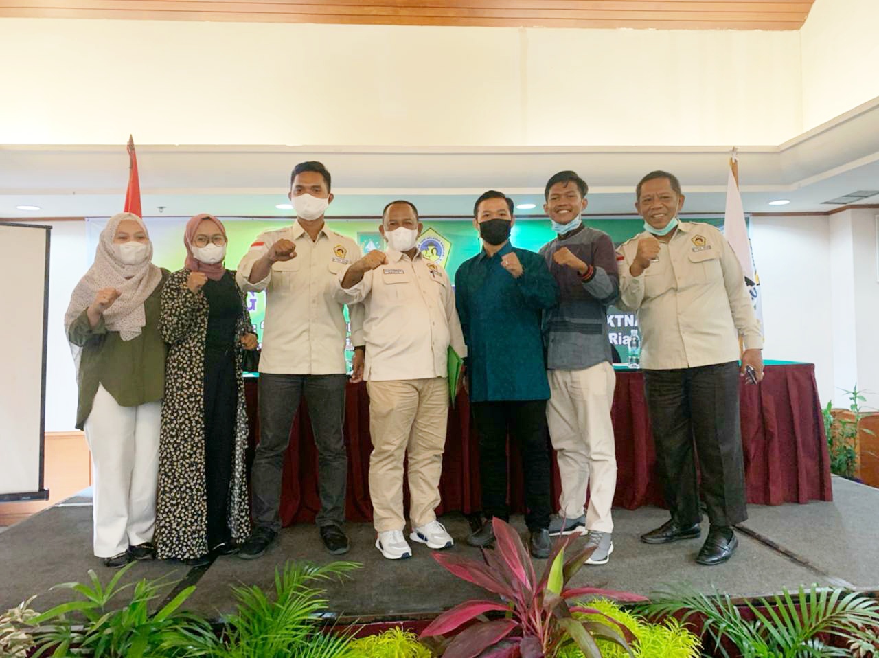 Koordinator Pemuda KTNA Riau Supriyanto Beserta Tim Serahkan Hasil Rumusan Program Kerja