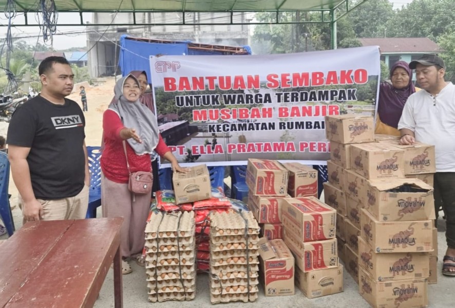 PT EPP Bantu Sembako Korban Banjir di Rumbai Pekanbaru