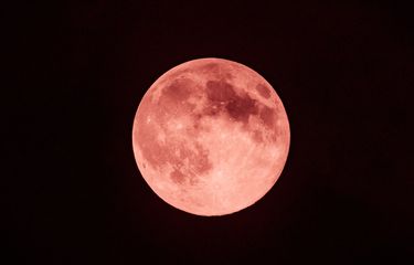 Hari Ini Ada Strawberry Supermoon, Berikut Wilayah, Waktu, Cara Melihat, dan Penampakannya