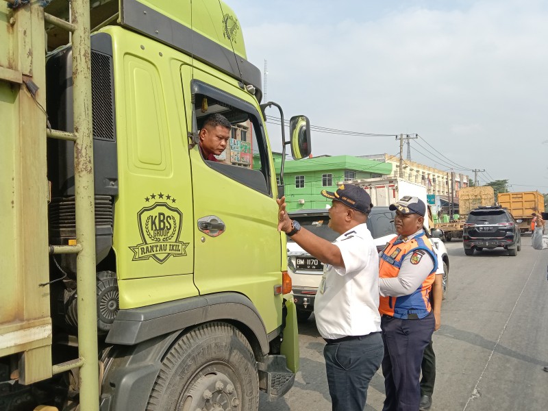 Dishub Sudah Tilang 1.000 Truk Tonase Besar