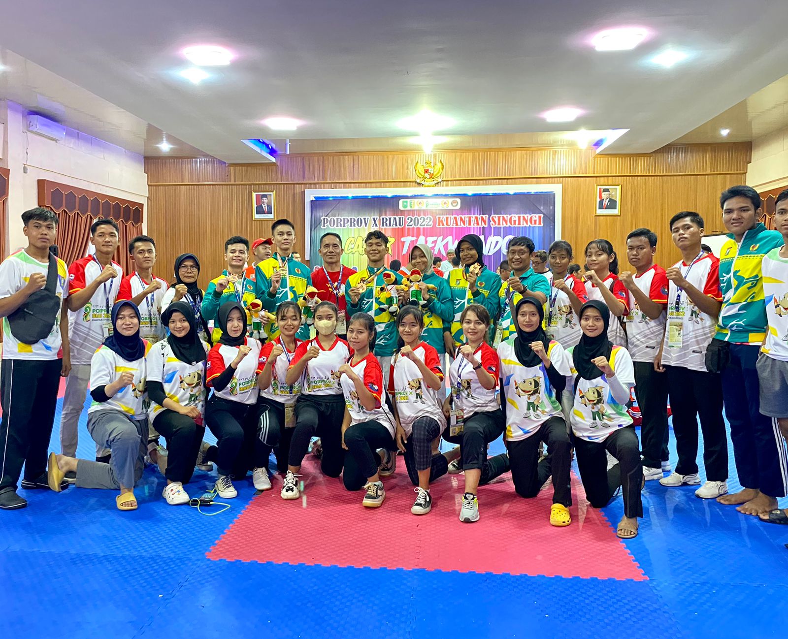 Taekwondo Kampar Sumbang 8 Medali Sementara di Porprov Kuansing